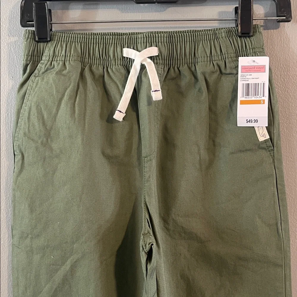 Vineyard Vines stylish olive